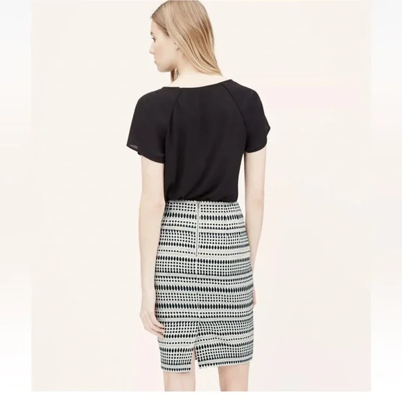 EUC Ann Taylor LOFT Jacquard Cotton Blend Pencil Skirt - Picture 2 of 8